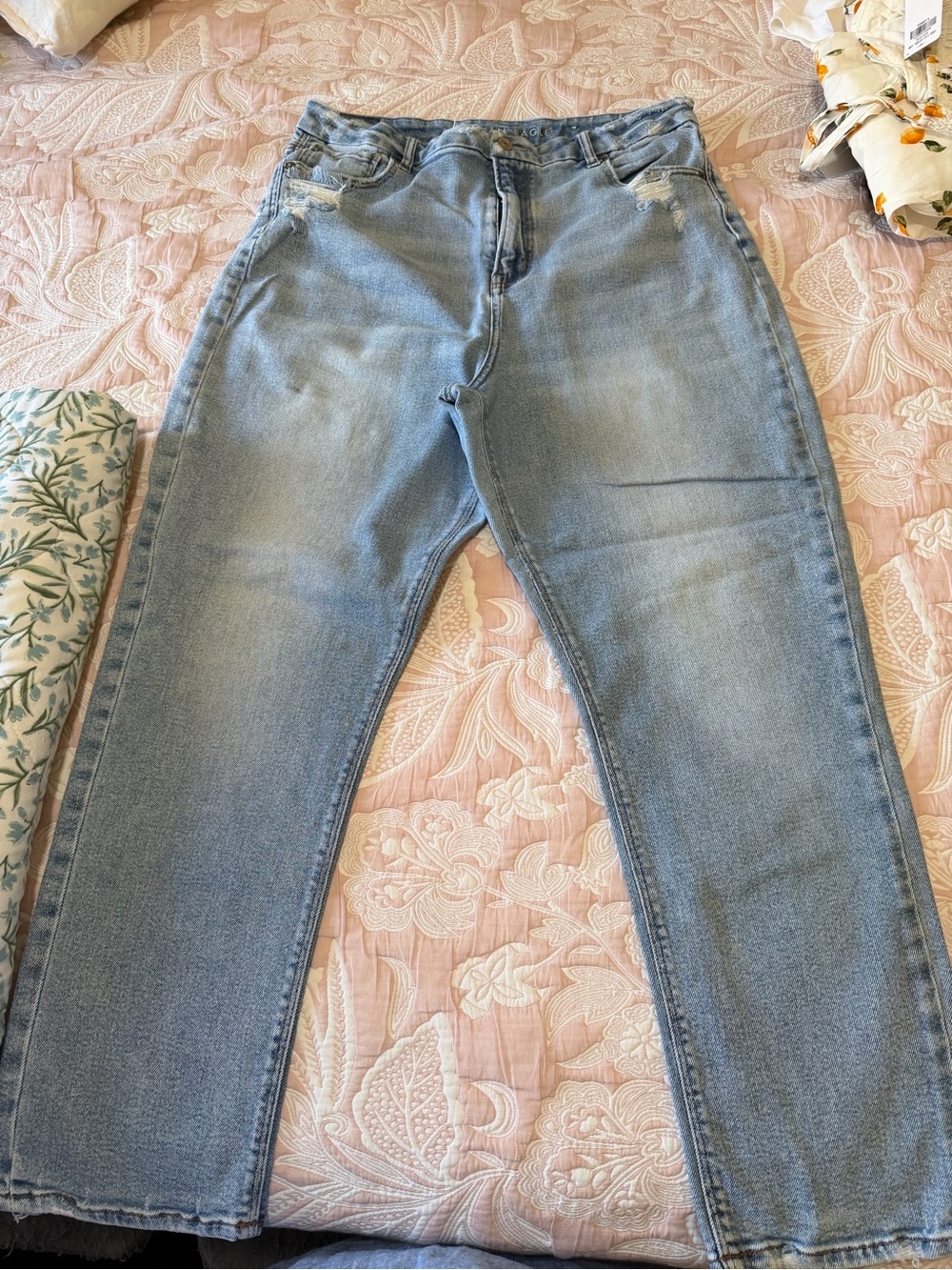 American Eagle Outfitters Curvy Mom Jeans